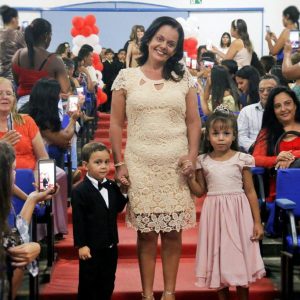 Emoção e alegria marcam solenidade de formatura da Educação Infantil da Escola Municipal Tancredo Neves (3) Emoção e alegria marcam solenidade de formatura da Educação Infantil da Escola Municipal Tancredo Neves (3)