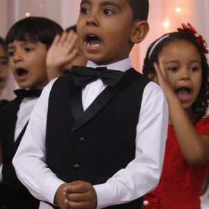 Emoção e alegria marcam solenidade de formatura da Educação Infantil da Escola Municipal Tancredo Neves (30) Emoção e alegria marcam solenidade de formatura da Educação Infantil da Escola Municipal Tancredo Neves (30)