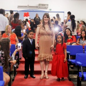 Emoção e alegria marcam solenidade de formatura da Educação Infantil da Escola Municipal Tancredo Neves (4) Emoção e alegria marcam solenidade de formatura da Educação Infantil da Escola Municipal Tancredo Neves (4)