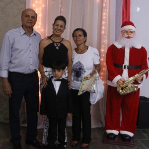 Emoção e alegria marcam solenidade de formatura da Educação Infantil da Escola Municipal Tancredo Neves (57) Emoção e alegria marcam solenidade de formatura da Educação Infantil da Escola Municipal Tancredo Neves (57)