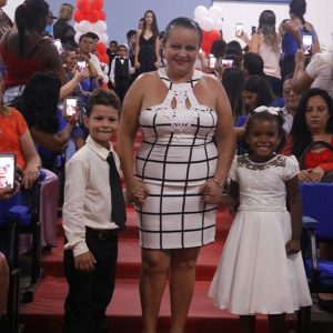Emoção e alegria marcam solenidade de formatura da Educação Infantil da Escola Municipal Tancredo Neves (7) Emoção e alegria marcam solenidade de formatura da Educação Infantil da Escola Municipal Tancredo Neves (7)