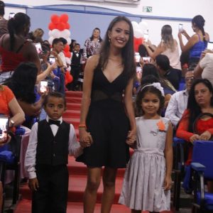 Emoção e alegria marcam solenidade de formatura da Educação Infantil da Escola Municipal Tancredo Neves (8) Emoção e alegria marcam solenidade de formatura da Educação Infantil da Escola Municipal Tancredo Neves (8)