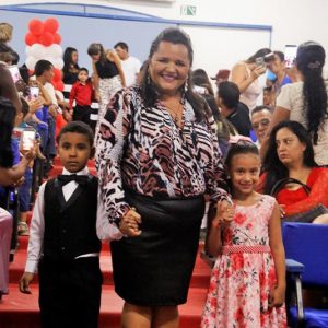 Emoção e alegria marcam solenidade de formatura da Educação Infantil da Escola Municipal Tancredo Neves (9) Emoção e alegria marcam solenidade de formatura da Educação Infantil da Escola Municipal Tancredo Neves (9)
