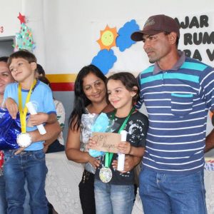 Escola Municipal Luiz Dib promove manhã festiva com culminância de projetos e feira de empreendedorismo (50)