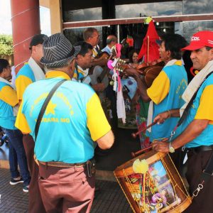 Prefeito e Vice recebem grupo de Folia de Reis vindos de Iturama Prefeito e Vice recebem grupo de Folia de Reis vindos de Iturama