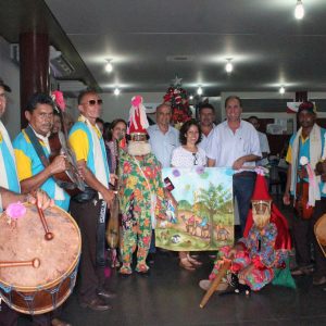 Prefeito e Vice recebem grupo de Folia de Reis vindos de Iturama Prefeito e Vice recebem grupo de Folia de Reis vindos de Iturama