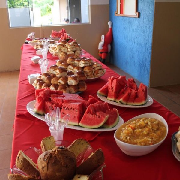 Secretaria Municipal de Saúde realiza ação de conscientização para a Campanha Dezembro Vermelho (1) Secretaria Municipal de Saúde realiza ação de conscientização para a Campanha Dezembro Vermelho (1)