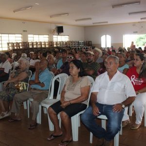 Secretaria Municipal de Saúde realiza ação de conscientização para a Campanha Dezembro Vermelho (2) Secretaria Municipal de Saúde realiza ação de conscientização para a Campanha Dezembro Vermelho (2)