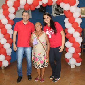 Secretaria Municipal de Saúde realiza ação de conscientização para a Campanha Dezembro Vermelho (21) Secretaria Municipal de Saúde realiza ação de conscientização para a Campanha Dezembro Vermelho (21)