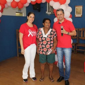 Secretaria Municipal de Saúde realiza ação de conscientização para a Campanha Dezembro Vermelho (8) Secretaria Municipal de Saúde realiza ação de conscientização para a Campanha Dezembro Vermelho (8)