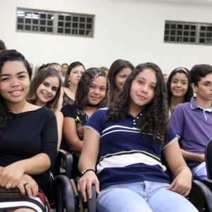 Secretaria de Desenvolvimento Social promove lançamento do Programa ACESSUAS Trabalho em Santa Vitória Secretaria de Desenvolvimento Social promove lançamento do Programa ACESSUAS Trabalho em Santa Vitória