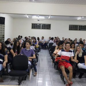 Secretaria de Desenvolvimento Social promove lançamento do Programa ACESSUAS Trabalho em Santa Vitória Secretaria de Desenvolvimento Social promove lançamento do Programa ACESSUAS Trabalho em Santa Vitória