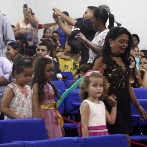 mais de 90 alunos recebem diploma da Educação Infantil da Escola Municipal São José (14)