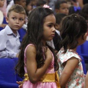 mais de 90 alunos recebem diploma da Educação Infantil da Escola Municipal São José (19)