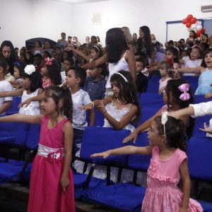 mais de 90 alunos recebem diploma da Educação Infantil da Escola Municipal São José (27)