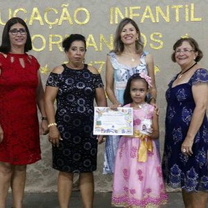 mais de 90 alunos recebem diploma da Educação Infantil da Escola Municipal São José (41)