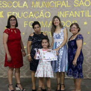 mais de 90 alunos recebem diploma da Educação Infantil da Escola Municipal São José (42)