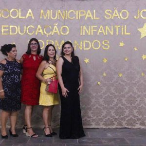 mais de 90 alunos recebem diploma da Educação Infantil da Escola Municipal São José (48)