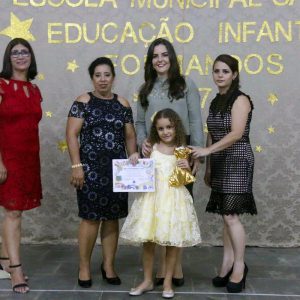 mais de 90 alunos recebem diploma da Educação Infantil da Escola Municipal São José (49)