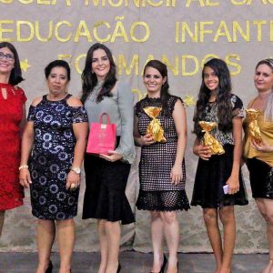 mais de 90 alunos recebem diploma da Educação Infantil da Escola Municipal São José (52)