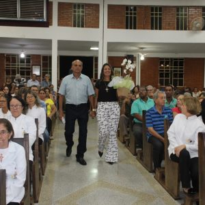 Missa de despedida dos 15 anos de atuação do Padre Fernando na Paróquia Nossa Senhora das Vitórias (14) Missa de despedida dos 15 anos de atuação do Padre Fernando na Paróquia Nossa Senhora das Vitórias (14)