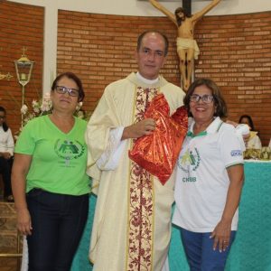 Missa de despedida dos 15 anos de atuação do Padre Fernando na Paróquia Nossa Senhora das Vitórias (20) Missa de despedida dos 15 anos de atuação do Padre Fernando na Paróquia Nossa Senhora das Vitórias (20)