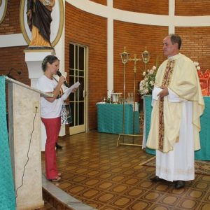 Missa de despedida dos 15 anos de atuação do Padre Fernando na Paróquia Nossa Senhora das Vitórias (21) Missa de despedida dos 15 anos de atuação do Padre Fernando na Paróquia Nossa Senhora das Vitórias (21)