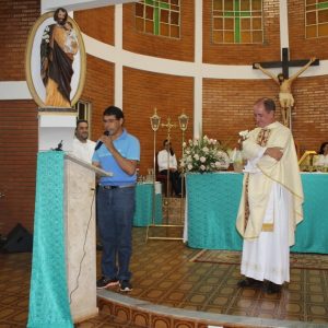 Missa de despedida dos 15 anos de atuação do Padre Fernando na Paróquia Nossa Senhora das Vitórias (22) Missa de despedida dos 15 anos de atuação do Padre Fernando na Paróquia Nossa Senhora das Vitórias (22)