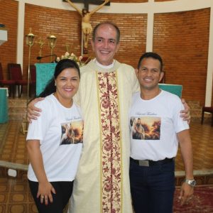 Missa de despedida dos 15 anos de atuação do Padre Fernando na Paróquia Nossa Senhora das Vitórias (46) Missa de despedida dos 15 anos de atuação do Padre Fernando na Paróquia Nossa Senhora das Vitórias (46)