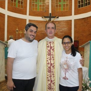 Missa de despedida dos 15 anos de atuação do Padre Fernando na Paróquia Nossa Senhora das Vitórias (48) Missa de despedida dos 15 anos de atuação do Padre Fernando na Paróquia Nossa Senhora das Vitórias (48)