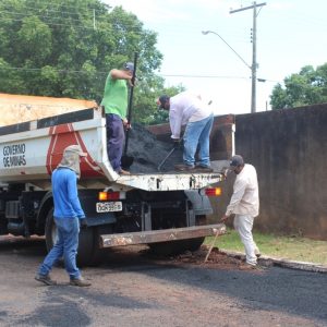 Prefeitura de Santa Vitória intensifica Operação Tapa-buracos (37) Prefeitura de Santa Vitória intensifica Operação Tapa-buracos (37)