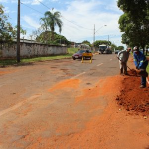 Prefeitura de Santa Vitória intensifica Operação Tapa-buracos (40) Prefeitura de Santa Vitória intensifica Operação Tapa-buracos (40)
