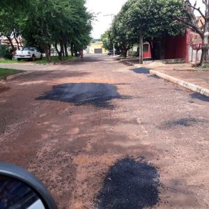 Prefeitura de Santa Vitória intensifica Operação Tapa-buracos (6) Prefeitura de Santa Vitória intensifica Operação Tapa-buracos (6)