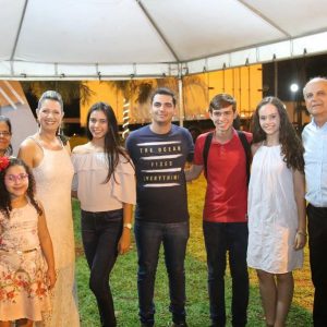 Santa Vitória comemora a chegada do Ano Novo com grande festa de Réveillon (12) Santa Vitória comemora a chegada do Ano Novo com grande festa de Réveillon (12)