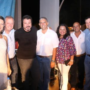 Santa Vitória comemora a chegada do Ano Novo com grande festa de Réveillon (13) Santa Vitória comemora a chegada do Ano Novo com grande festa de Réveillon (13)