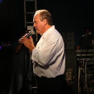 Santa Vitória comemora a chegada do Ano Novo com grande festa de Réveillon (17) Santa Vitória comemora a chegada do Ano Novo com grande festa de Réveillon (17)