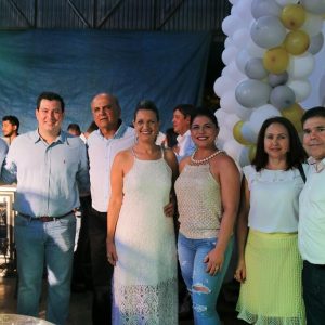 Santa Vitória comemora a chegada do Ano Novo com grande festa de Réveillon (23) Santa Vitória comemora a chegada do Ano Novo com grande festa de Réveillon (23)