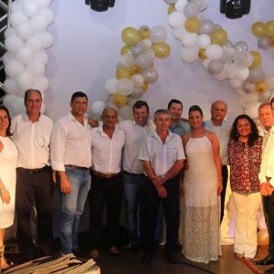 Santa Vitória comemora a chegada do Ano Novo com grande festa de Réveillon (26) Santa Vitória comemora a chegada do Ano Novo com grande festa de Réveillon (26)