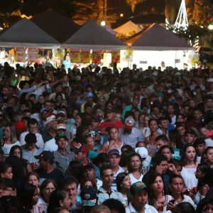 Santa Vitória comemora a chegada do Ano Novo com grande festa de Réveillon (38) Santa Vitória comemora a chegada do Ano Novo com grande festa de Réveillon (38)
