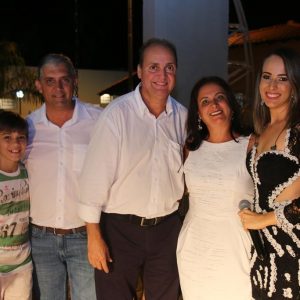 Santa Vitória comemora a chegada do Ano Novo com grande festa de Réveillon (45) Santa Vitória comemora a chegada do Ano Novo com grande festa de Réveillon (45)