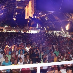 Santa Vitória comemora a chegada do Ano Novo com grande festa de Réveillon (49) Santa Vitória comemora a chegada do Ano Novo com grande festa de Réveillon (49)