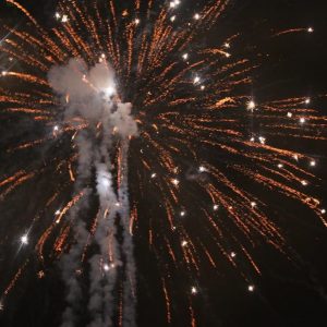 Santa Vitória comemora a chegada do Ano Novo com grande festa de Réveillon (51) Santa Vitória comemora a chegada do Ano Novo com grande festa de Réveillon (51)