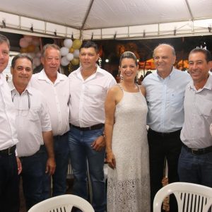 Santa Vitória comemora a chegada do Ano Novo com grande festa de Réveillon (8) Santa Vitória comemora a chegada do Ano Novo com grande festa de Réveillon (8)