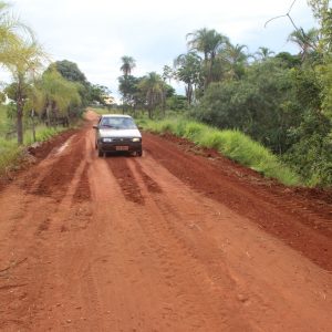 Secretário de Infraestrutura e Vereadores visitam obras de construção de pontes e mata-burros e de reparos em estradas do município Secretário de Infraestrutura e Vereadores visitam obras de construção de pontes e mata-burros e de reparos em estradas do município