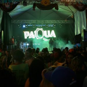 Banda PaQua anima os foliões na segunda noite do Carnaval Santa Vitória 2018 (101) Banda PaQua anima os foliões na segunda noite do Carnaval Santa Vitória 2018 (101)