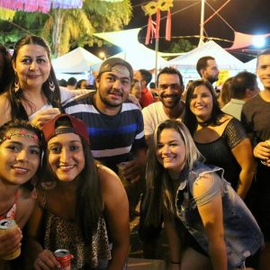 Banda PaQua anima os foliões na segunda noite do Carnaval Santa Vitória 2018 (103) Banda PaQua anima os foliões na segunda noite do Carnaval Santa Vitória 2018 (103)