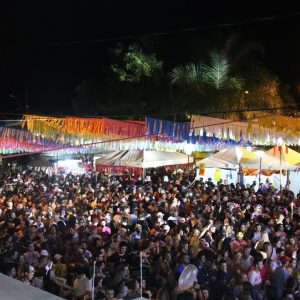 Banda PaQua anima os foliões na segunda noite do Carnaval Santa Vitória 2018 (116) Banda PaQua anima os foliões na segunda noite do Carnaval Santa Vitória 2018 (116)