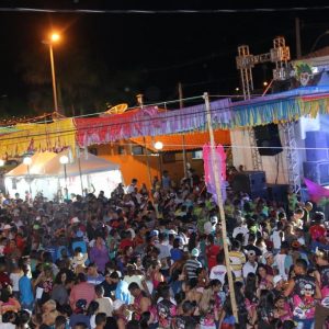 Banda PaQua anima os foliões na segunda noite do Carnaval Santa Vitória 2018 (117) Banda PaQua anima os foliões na segunda noite do Carnaval Santa Vitória 2018 (117)