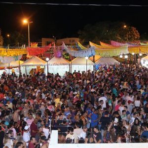 Banda PaQua anima os foliões na segunda noite do Carnaval Santa Vitória 2018 (118) Banda PaQua anima os foliões na segunda noite do Carnaval Santa Vitória 2018 (118)