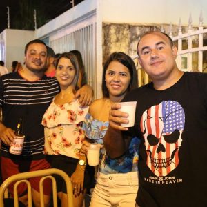 Banda PaQua anima os foliões na segunda noite do Carnaval Santa Vitória 2018 (78) Banda PaQua anima os foliões na segunda noite do Carnaval Santa Vitória 2018 (78)